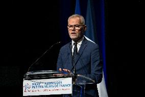 Bayrou at 27th Assises des Petites Villes de France - Saint-Remy de Provence