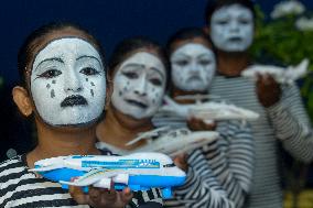 India Airplane Crash Mime Performance - India