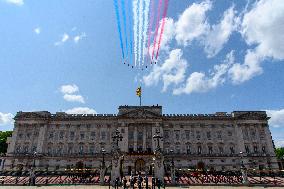 Trooping the Colour - Royals On Balcony