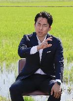 Farm minister Koizumi visits Fukushima Prefecture