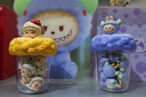 POP MART LABUBU Dolls