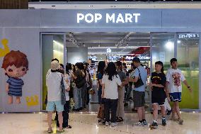 POP MART LABUBU Dolls