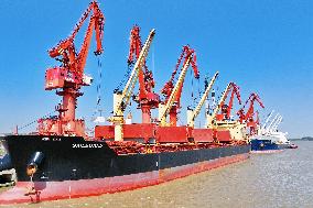 First Foreign General Cargo (pulp) Vessel in Rugao Port