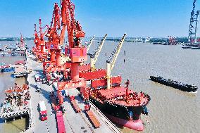 First Foreign General Cargo (pulp) Vessel in Rugao Port