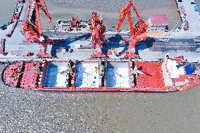 First Foreign General Cargo (pulp) Vessel in Rugao Port