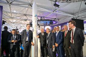 Francois Bayrour Visit To Paris Air Show - Le Bourget