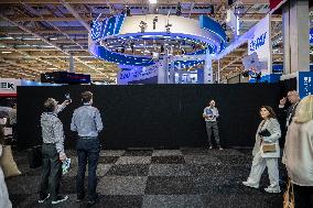 Israeli Arms Stands Closed At Paris Air Show - Le Bourget