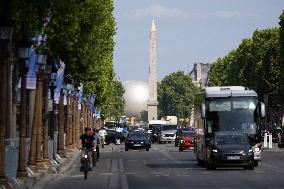 Installation of the Olympic cauldron at the Tuileries - Paris