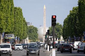 Installation of the Olympic cauldron at the Tuileries - Paris