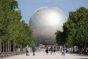 Installation of the Olympic cauldron at the Tuileries - Paris