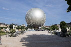 Installation of the Olympic cauldron at the Tuileries - Paris