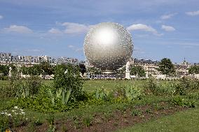 Installation of the Olympic cauldron at the Tuileries - Paris