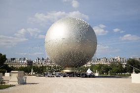 Installation of the Olympic cauldron at the Tuileries - Paris