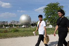 Installation of the Olympic cauldron at the Tuileries - Paris