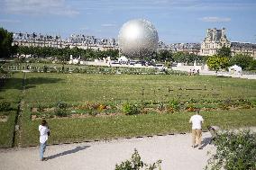 Installation of the Olympic cauldron at the Tuileries - Paris