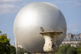 Installation of the Olympic cauldron at the Tuileries - Paris