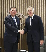 Japan-Canada talks