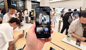 Huawei Largest Flagship Store in Shanghai