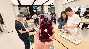 Huawei Largest Flagship Store in Shanghai