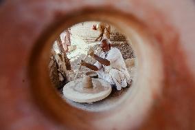 Hyderabad Potter at Work - Pakistan
