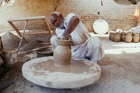 Hyderabad Potter at Work - Pakistan