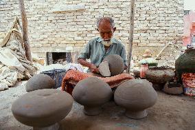 Hyderabad Potter at Work - Pakistan