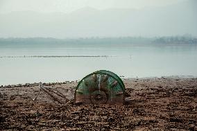 Pakistan Heat Strains Water Resources - Pakistan