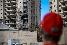 Iran Ballistic Missiles Attack on Israel - Tel Aviv