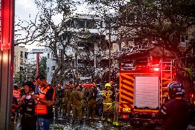 Iran Ballistic Missiles Attack on Israel - Tel Aviv