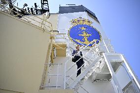 CROWN PRINCESS VICTORIA ICEBREAKER ODEN