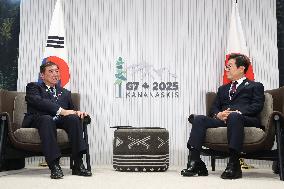 Japan-South Korea talks