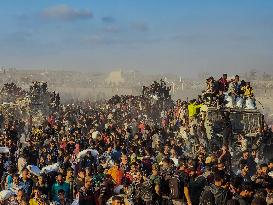 Thousands Of Starving Palestinians In Gaza Flock To The Aid Distribution Center