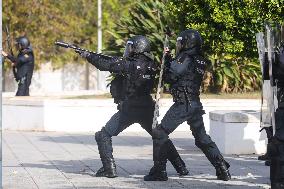 Metal Strike Disrupts Cadiz Roads and Commuter Trains - Spain