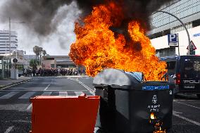 Metal Strike Disrupts Cadiz Roads and Commuter Trains - Spain