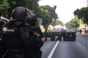 Metal Strike Disrupts Cadiz Roads and Commuter Trains - Spain