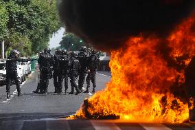 Metal Strike Disrupts Cadiz Roads and Commuter Trains - Spain