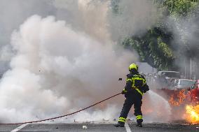 Metal Strike Disrupts Cadiz Roads and Commuter Trains - Spain