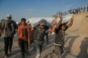 Flour Aid Reaches Gaza Residents