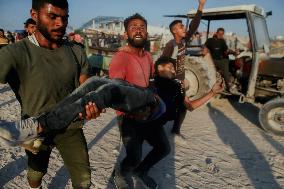 Flour Aid Reaches Gaza Residents