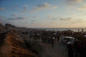 Flour Aid Reaches Gaza Residents