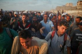 Flour Aid Reaches Gaza Residents