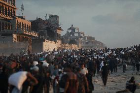 Flour Aid Reaches Gaza Residents
