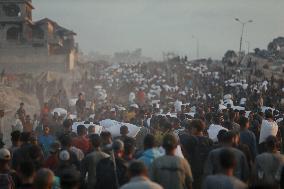 Flour Aid Reaches Gaza Residents