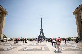 Heatwave Illustration - Paris