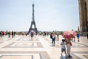 Heatwave Illustration - Paris