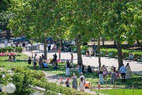 Heatwave Illustration - Paris