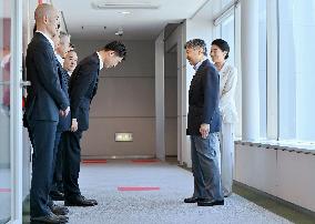 Emperor, empress visit Hiroshima
