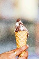 Illustration - Cooling Down on A Hot Day - Montauban