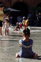 Illustration - Cooling Down on A Hot Day - Montauban