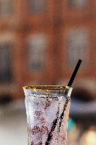 Illustration - Cooling Down on A Hot Day - Montauban